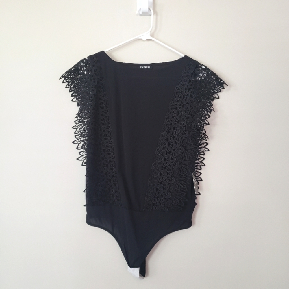 NWT Express Lace Trim Bodysuit - Size Medium
